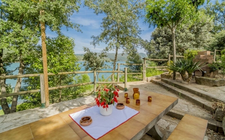 Cene al aire libre con vistas al lago